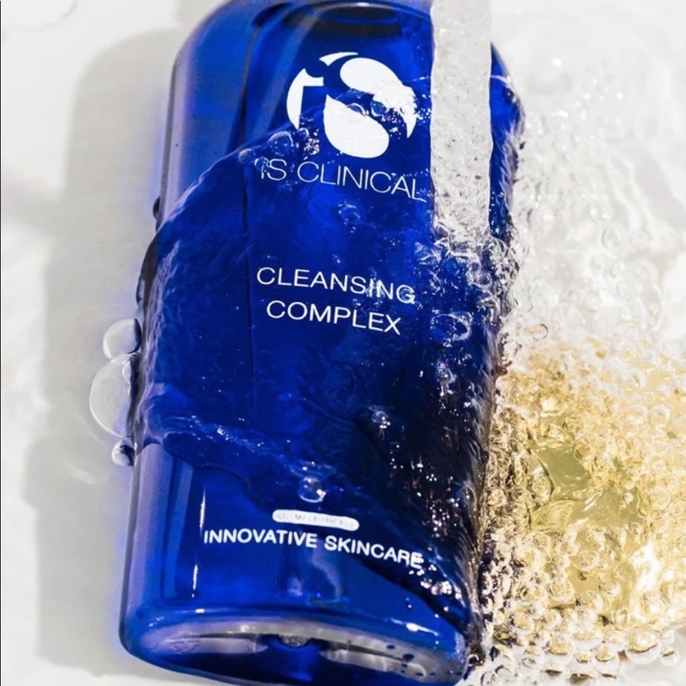 iS CLINICAL Cleansing Complex NEW
